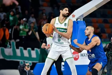 اتحاد السلة يعلن حضور 500 مشجع لمباريات نصف نهائي الدوري